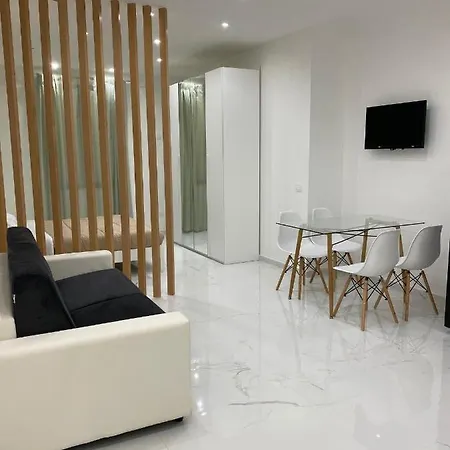 Quattro Canti Apartman *